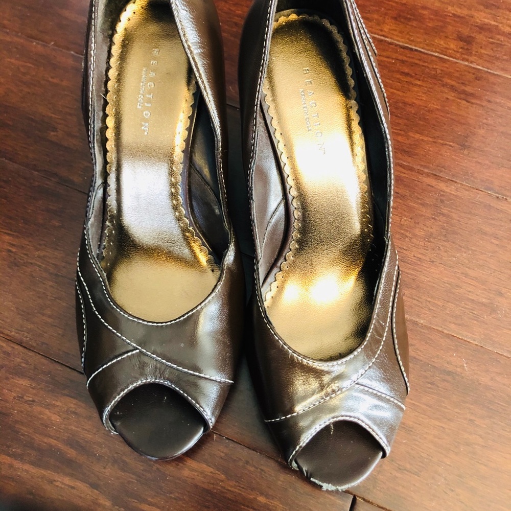 Kenneth Cole Reaction Women’s Peep Toe Wedge Sandals - Picture 4 of 8